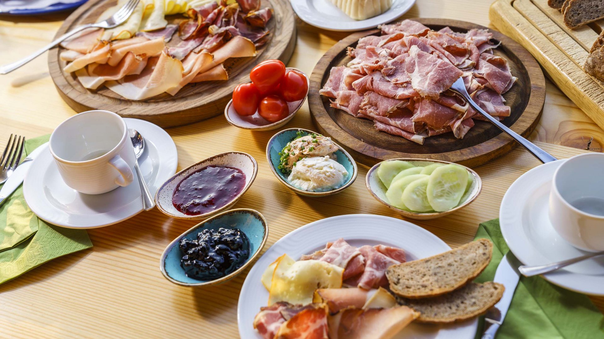 Enjoy Carinthia, hiking, and our hotel’s cuisine Enjoy Carinthia, hiking, and our hotel’s cuisine